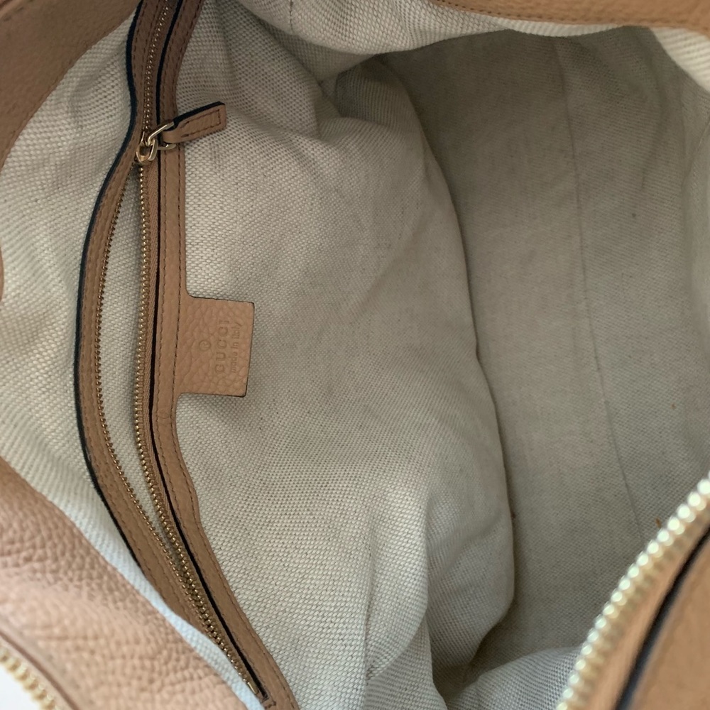 Spacious Carry-all From The Gucci Soho Collection! - Picture 7 of 8